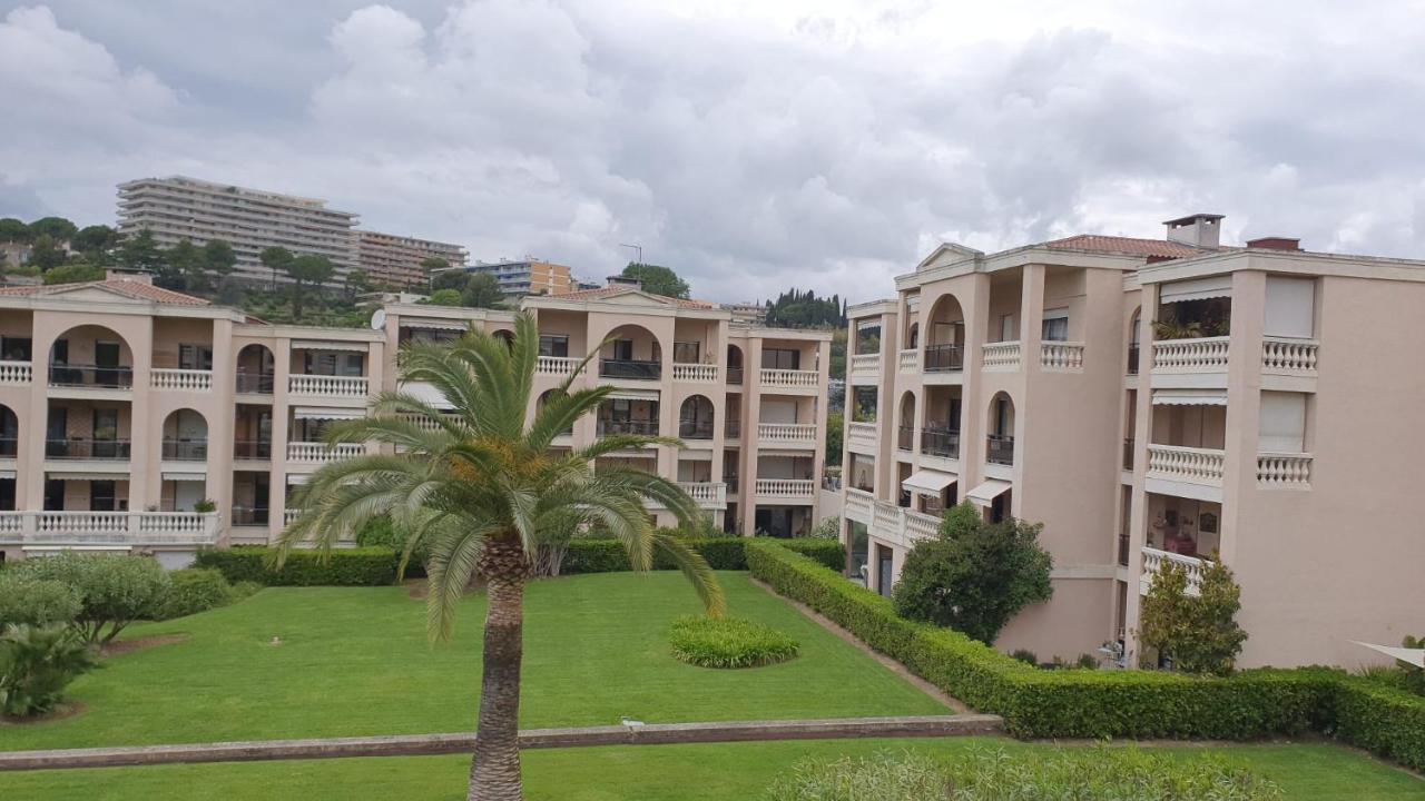 Domaine D'Ahmosis, Modern 2 Bedrooms Refurbished Apartment, F3 Moderne Fraichement Renove Ле-Канне Екстер'єр фото